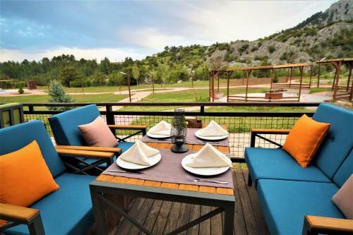 Milyos Hobbit Hotel