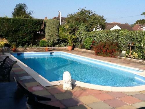 Hostal Waterside Bed And Breakfast