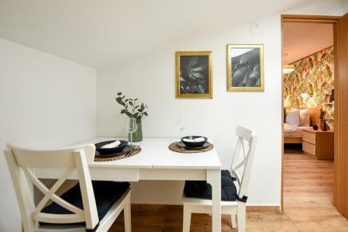 Apartamento Plants Attic Studio - Best Location - Old Town