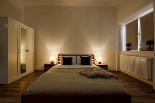 Simple Yet Stylish. Piata Revolutiei Apartment