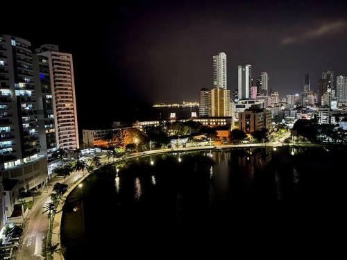Apartamento Amazing 3br Penthouse, Full Kitchen, Pool, Bar, Dedicated Workspace