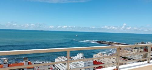 Apartamento Penthouse. Vista Al Mar. Centrico. 02