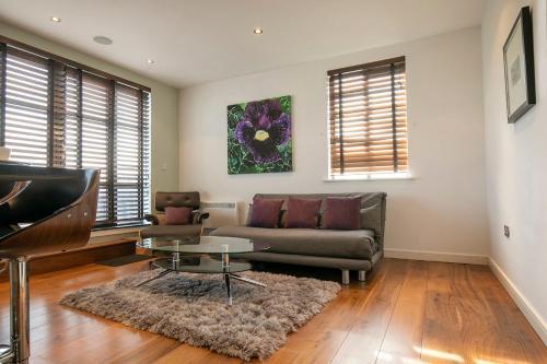 Apartamentos Flexi-lets@wallis Square, Farnborough