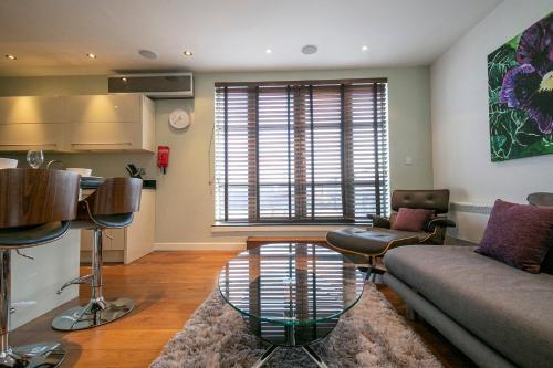 Apartamentos Flexi-lets@wallis Square, Farnborough
