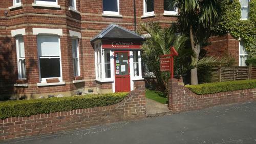 Hostal Colebrook Guest House