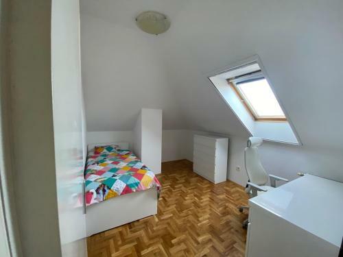 Spacious & Elegant Apartment - Sajam - Parties Are Not Allowed