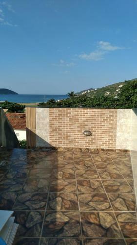 Casa Com Vistas Para A Praia Dos Anjos