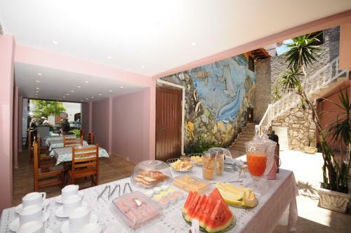 Hostal Leoli Pousada