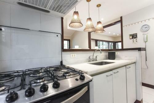 Rua Das Pedras - Casa Ampla 4 Quartos Com Ar, Area Gourmet E Jacuzzi
