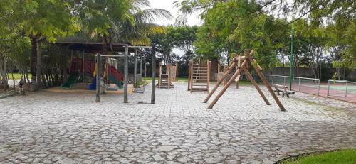 Casa Praiana Em Condominio Com Lazer
