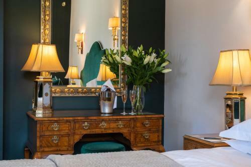 Rushton Hall Hotel And Spa