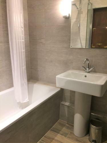 Hostal The Old Railway Station