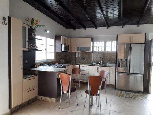 Casa Vacacional Lomas de Guayamury 7 Pax