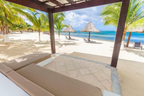 Pristine Bay 1208 Home