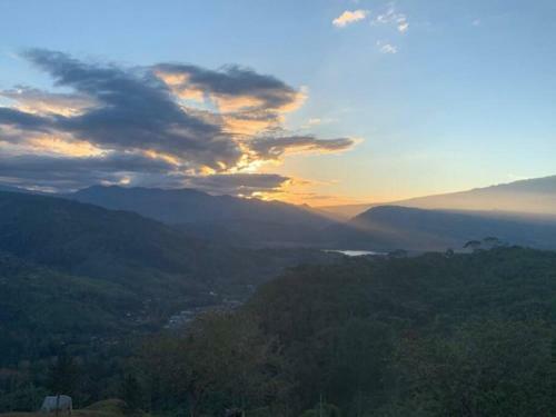 Agradable Caba�a Con Vistas Maravillosas