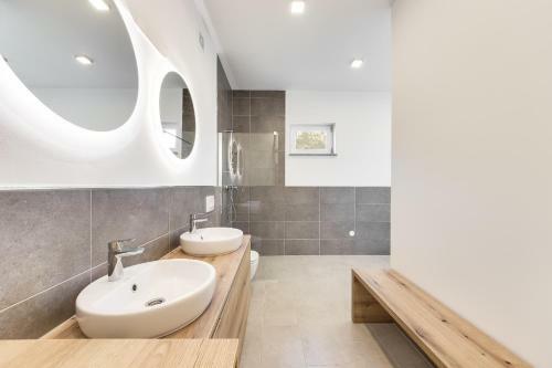 Chic Apartments With Balcony And Spa In Mojstrana