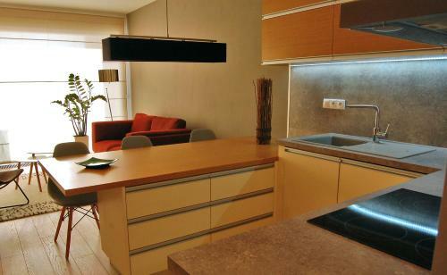 New Apartment With Private Parking, Tv & Internet