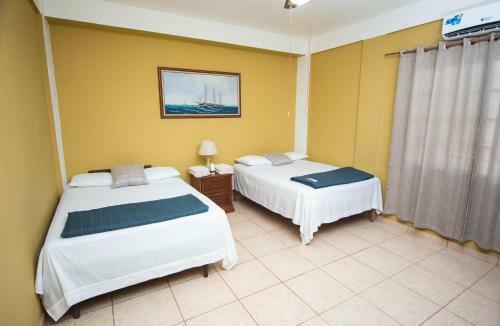 Rustic Guesthouse Near The Beach - 5 Min Drive