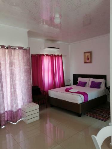 Looks Cottages Self Catering Apartments