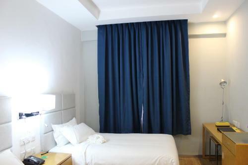 Cot Hotel (?? ???)