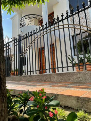 Casa Blanca Incre�ble (casa Completa)