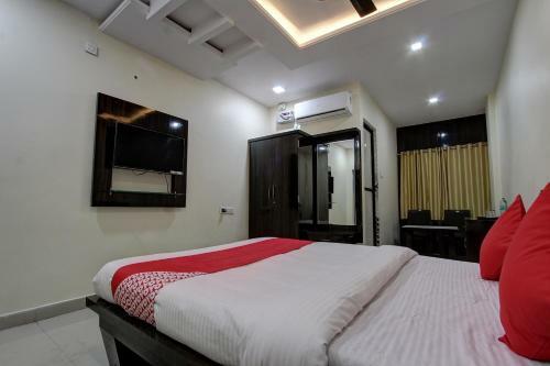Collection O 38566 Mk Hotel And Lodge