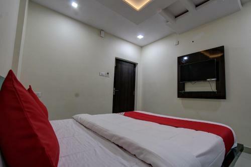 Collection O 38566 Mk Hotel And Lodge