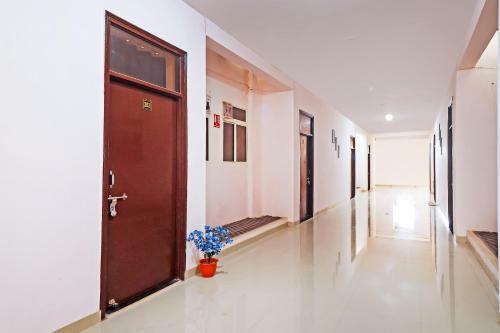 Collection O 83142 Hotel Hari Om Inn
