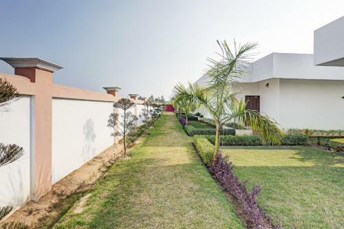 Hotel Collection O 85232 Green Farm Resort