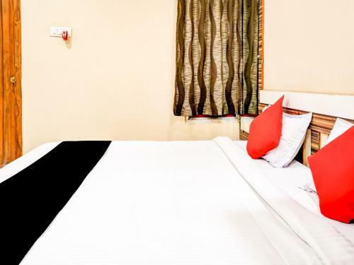 Capital O 79766 Hotel Star International