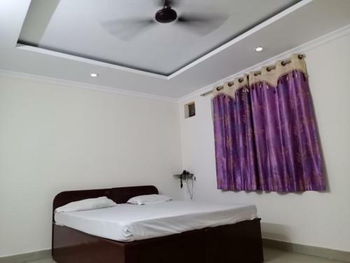 S S Hotel And Restaurant By Wb Economy