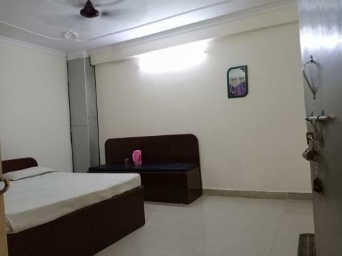 S S Hotel And Restaurant By Wb Economy