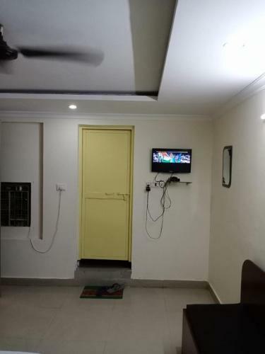 S S Hotel And Restaurant By Wb Economy