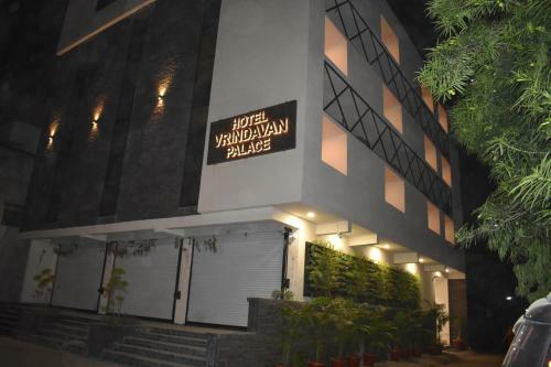 Hotel Vrindavan Palace