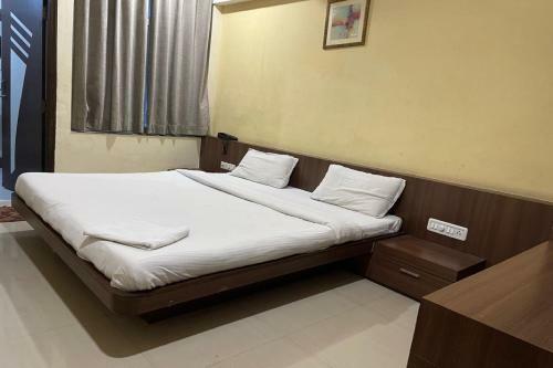 Collection O 84499 Hotel Nakshatra Inn