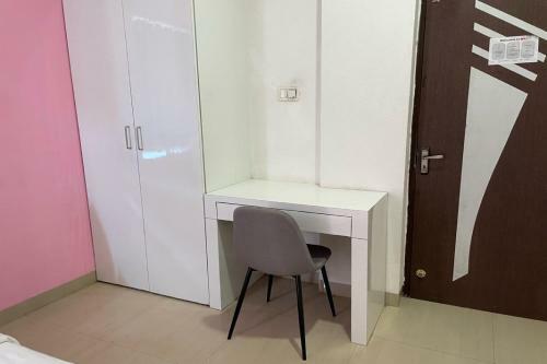 Collection O 84499 Hotel Nakshatra Inn