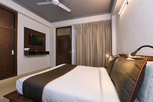 Collection O 46143 Hotel Ratiram Palace