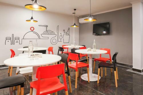 Hotel Collection O 42514 Banjara Hills