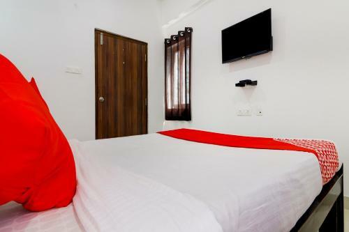 Hotel Oyo Flagship 76284 Tollywood Suites