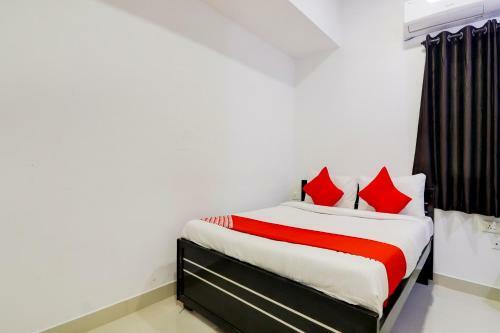 Hotel Oyo Flagship 76284 Tollywood Suites