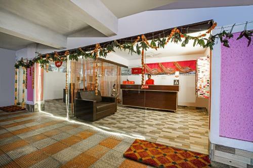 Hotel Vaccinated Staff - Oyo 13746 Mint Leaves