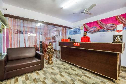 Hotel Vaccinated Staff - Oyo 13746 Mint Leaves