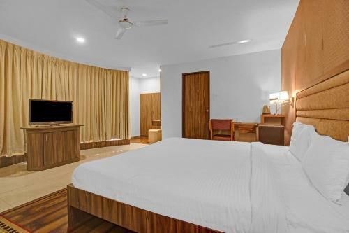Collection O 82763 Hotel Rahul International