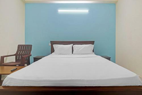 Oyo 85841 Hotel Vibrant Golden Bay
