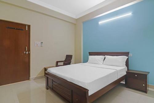 Oyo 85841 Hotel Vibrant Golden Bay