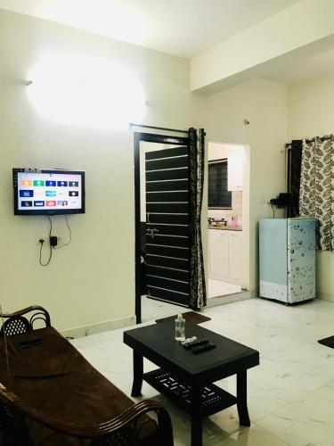 Apartamento Charter Stays - Spacious Flat At Manikonda - 202