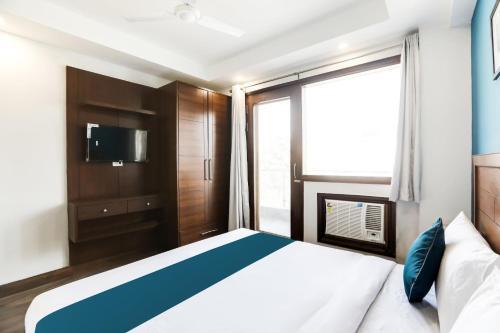Hotel Silverkey Executive Stays 39550 Dakshin Marg Phase 2