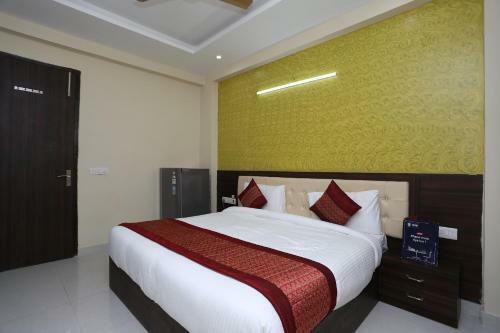 Hotel Oyo Flagship 12081 Palm Garden Suites