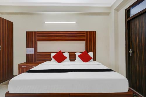 Hotel Capital O 81645 City Residency
