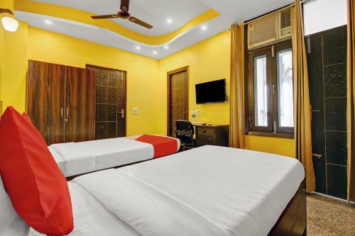 Oyo 81095 Apurwa Hotels